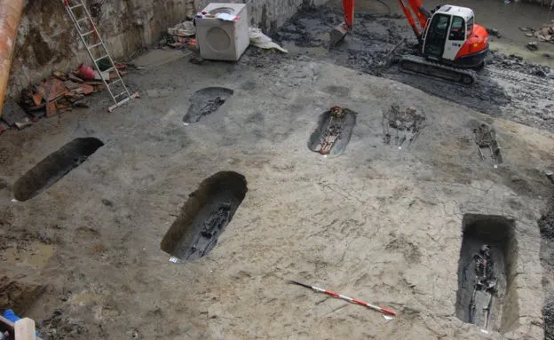 Знайдені археологами скелети «закоханих із Модени» виявилися чоловіками
