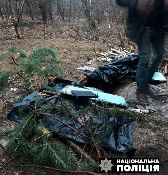Місяць жив у землянці в лісі: на Рівненщині затримали можливого корегувальника (фото)