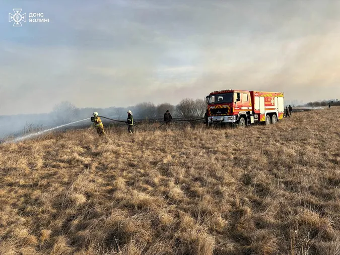 Волинь палає: за добу сталося 15 пожеж (фото)
