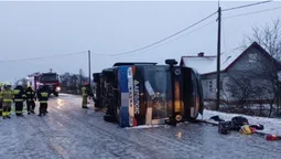 У Польщі перекинувся автобус з близько 60 українцями (фото)