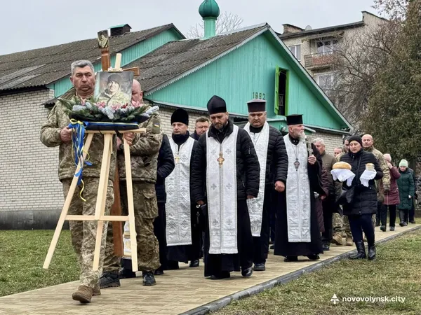 Назавжди 43: у Нововолинську провели в останню путь воїна Віктора Коржана (фото)