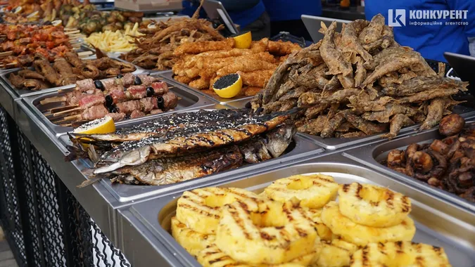 Як минув перший день ювілейного Food Fest у Луцьку (фото)