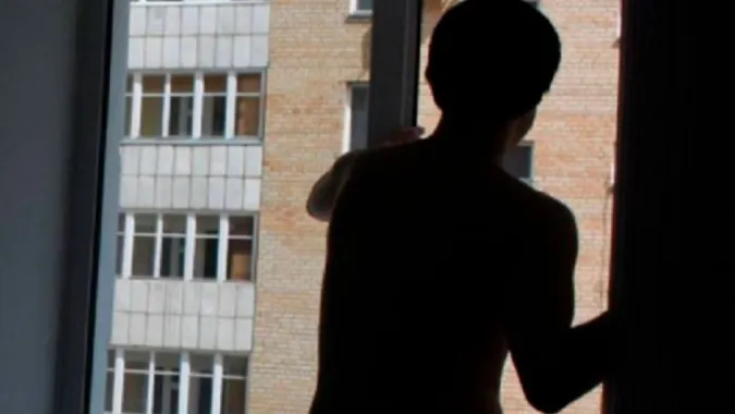 У Луцьку підліток випав з вікна 4-го поверху