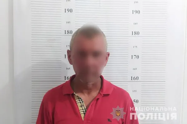 У Ковелі затримали молодика, який силою чіплявся до жінок (фото, відео)