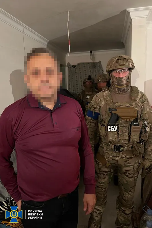 СБУ затримала екскерівника розвідки УБОЗ, який працював на ворога (фото, відео)
