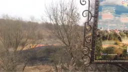 У Луцьку горить поле поруч з оглядовим майданчиком (ВІДЕО)