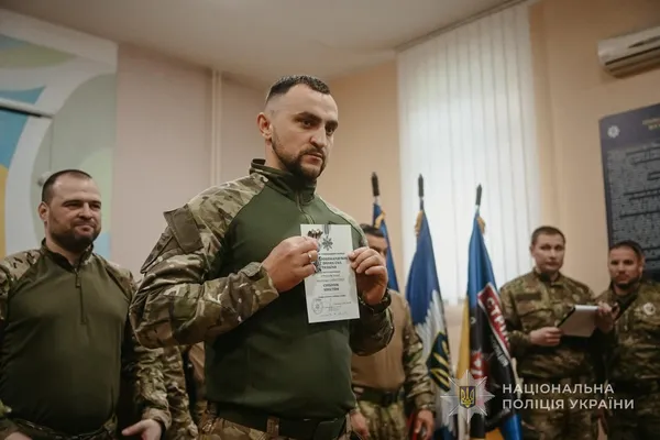 Волинські поліцейські зі стрілецького батальйону отримали нагороди (фото)