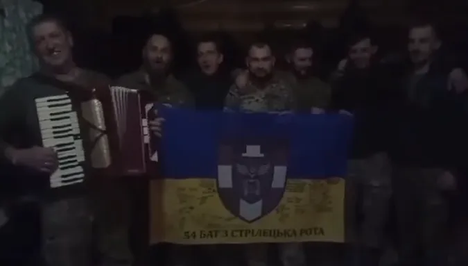 Колядники у пікселі: волинські бійці на фронті заспівали «Нова радість стала» (відео)
