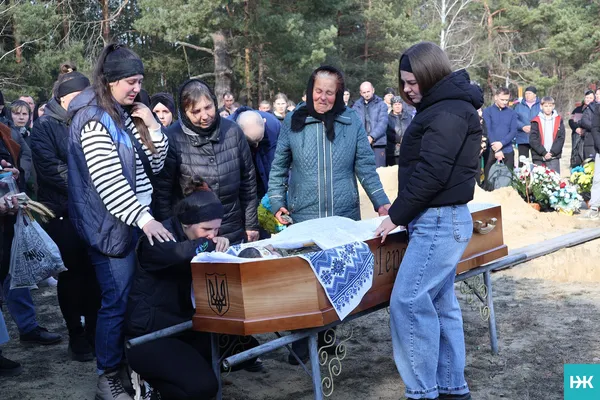 Серце зупинилося у 24: на Волині попрощалися з молодим солдатом Богданом Дідиком (фото)