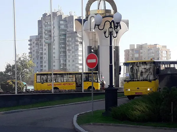 «Богдан» передав автобуси волинським школярам (фото)