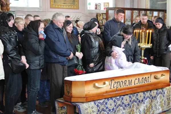 На Волині попрощалися з 25-річним захисником Антоном Хвостюком (фото)
