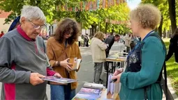 Книги просто неба та зустрічі з письменниками: у Нововолинську відбулася книжкова толока (фото)