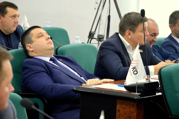 Депутату Костянтину Петрочуку, напевне, було сумно  від почутого