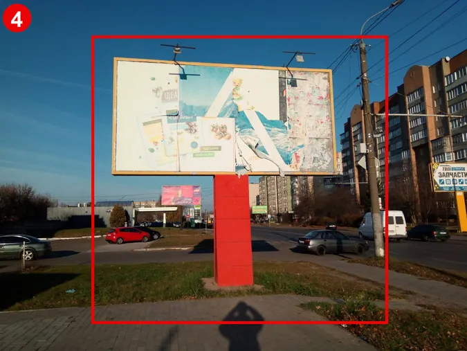 Менше реклами: в Луцьку приберуть рекламні щити та сітілайти (фото)
