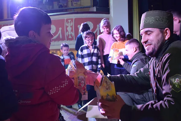 У Луцьку гвардійці вітали дітей з нагоди Дня святого Миколая (фото)