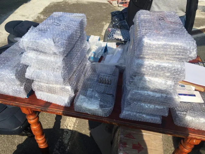На Волині затримали велику партію ліків з вмістом наркотичних речовин (фото)