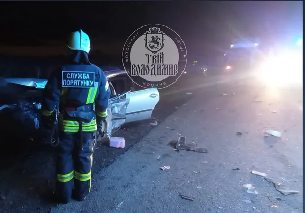 Біля Володимира зіткнулися три автівки: постраждали троє дорослих і двоє дітей (фото)