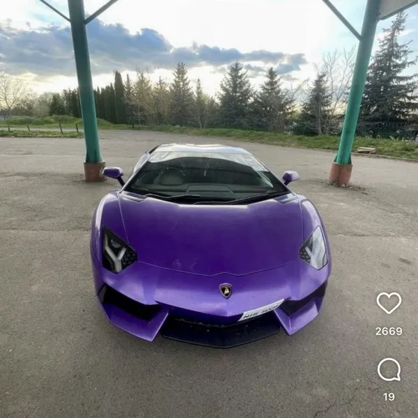 «Бляхи» повертаються? На Волині засвітилася мажорна Lamborghini