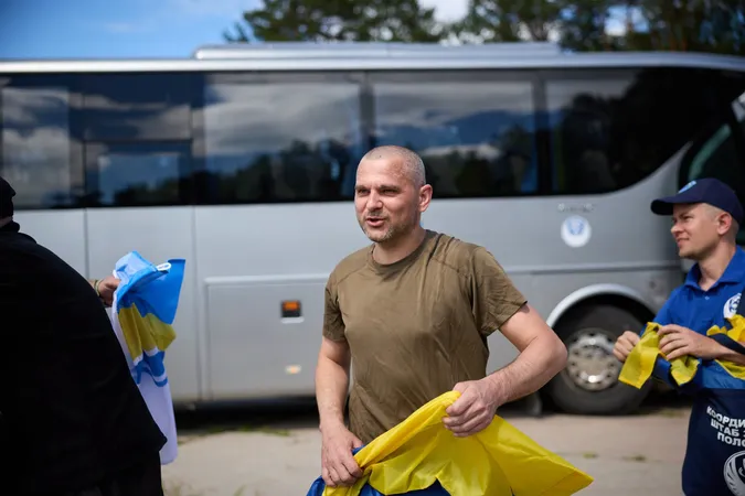 Були в російському полоні ще з 2022 року: до України повернулися ще 160 захисників (фото)