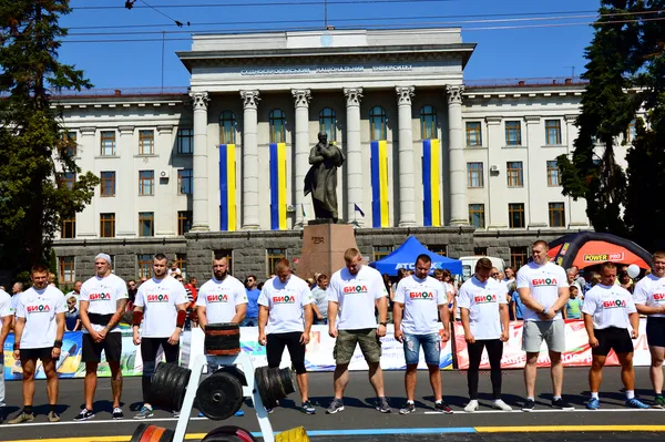 Pain and Gain: як у Луцьку богатирі били рекорди (фото, відео)