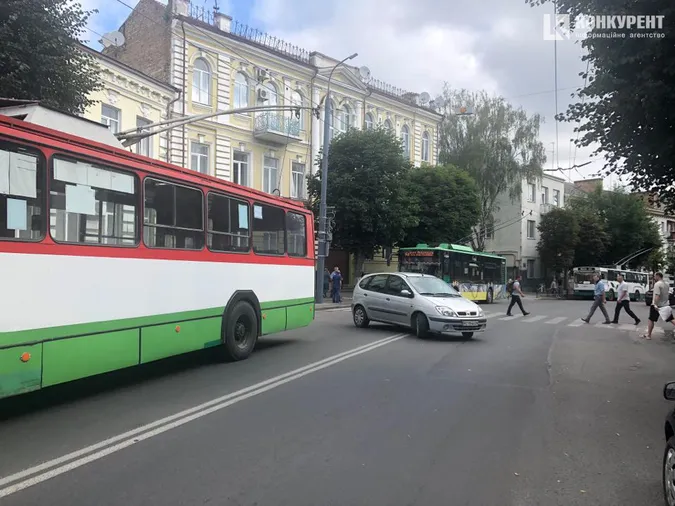Центр Луцька перекритий і для людей, і для машин (фото)