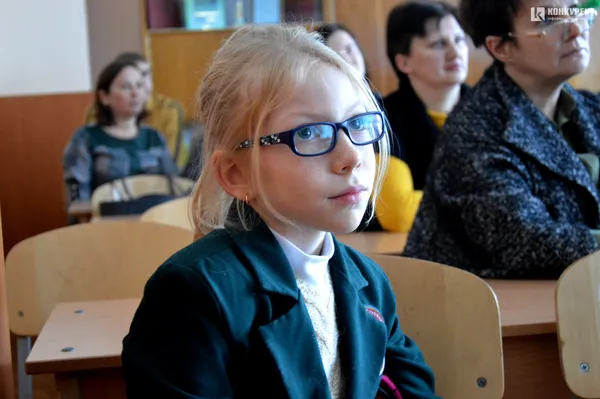 MultiBoard у подарунок: дві луцькі гімназії отримали від депутата інтерактивні панелі (фото)