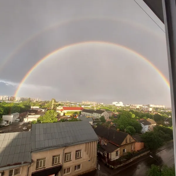 Над Луцьком після зливи засяяла подвійна веселка (фото)