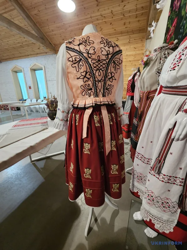 Волинські хати, серпанок і вареники з сомом: «Ладомирія» відтворює культуру Великої Волині