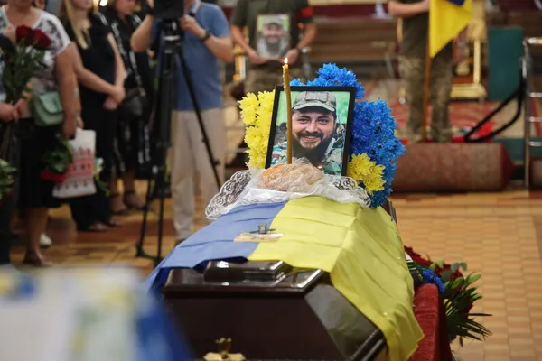 У Луцькій громаді попрощалися із 32-річним захисником Сергієм Черленюком (фото)