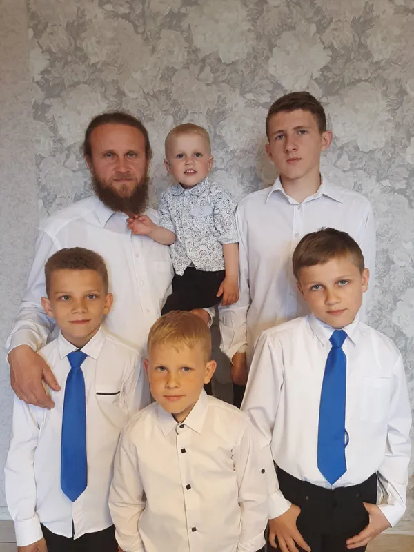 «То всі наші діти», – у родині священника із Струмівки виховують прийомних дітей