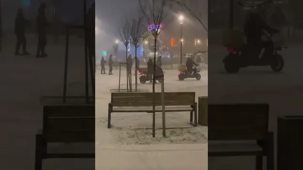У Луцьку кур'єри Glovo влаштували парний дрифт (відео)