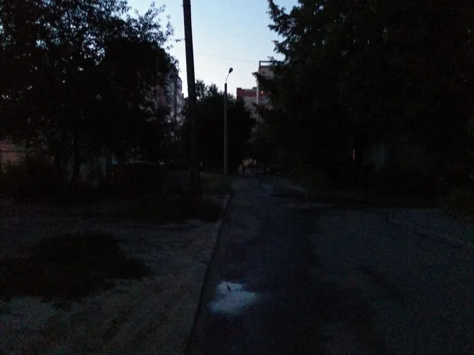 Хулігани та грабежі: лучани скаржаться на неосвітлені вулиці (фото)