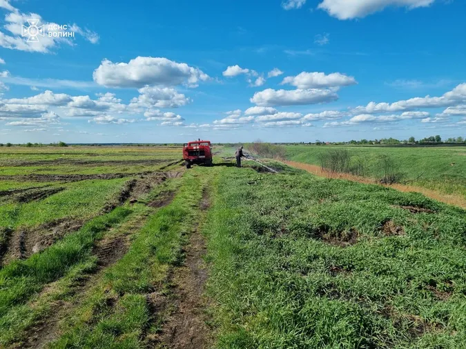 На Волині до ночі гасили торф (фото)