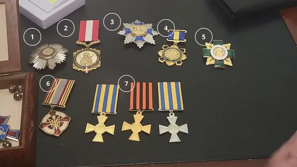 Ордени, які знайшли в Успенському соборі у Володимирі