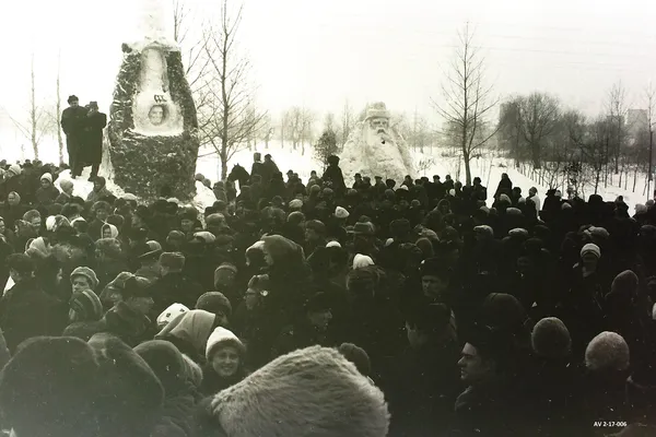 Як у луцькому парку Свято Зими відзначали: ретрофото