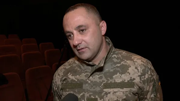 «У пошуках Афіни»: у Луцьку покажуть виставу за історією мами експолоненого морпіха (відео)
