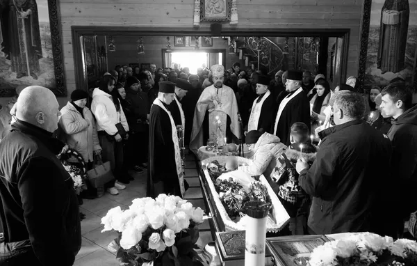 На Волині попрощалися із загиблим воїном Віктором Паюком (фото)