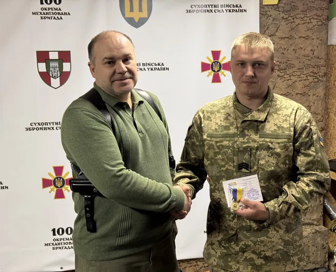 Бійців волинської «Сталевої Сотки» відзначили медалями за оборону Торецька (фото)