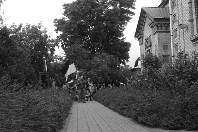 Луцька громада попрощалась з загиблим Героєм Миколою Близнюком (фото)
