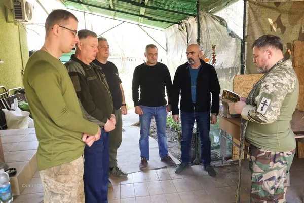 Третій Великдень на передовій: як воїни «Сталевої сотки» святкують Пасху (фото)