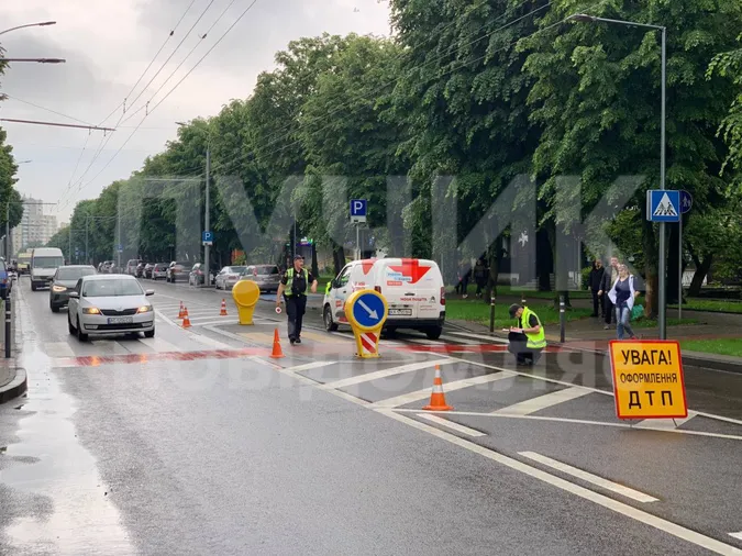 У центрі Луцька автівка «Нової пошти» збила жінку на пішохідному переході