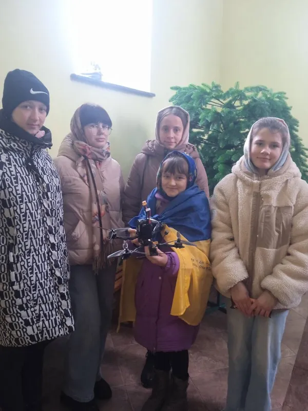 Зібрали чверть мільйона гривень: на Волині школярки організували лотерею, щоб допомагати ЗСУ (фото)