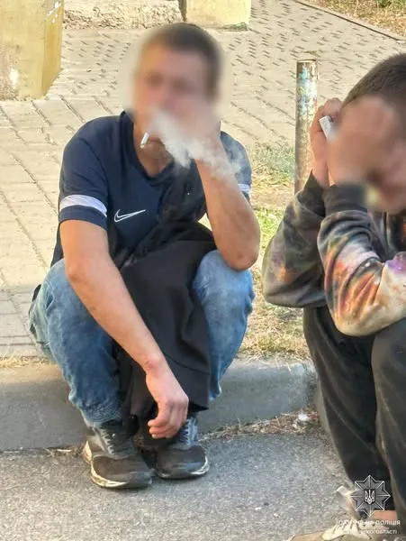 На території школи на Волині помітили двох підозрілих чоловіків: що вони робили (фото)