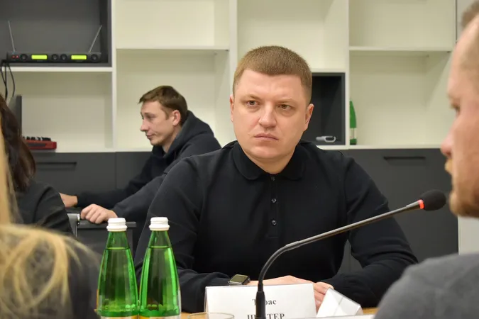 Голова Волинської ОВА поспілкувався з сім'ями військових: обговорили проблеми (фото)