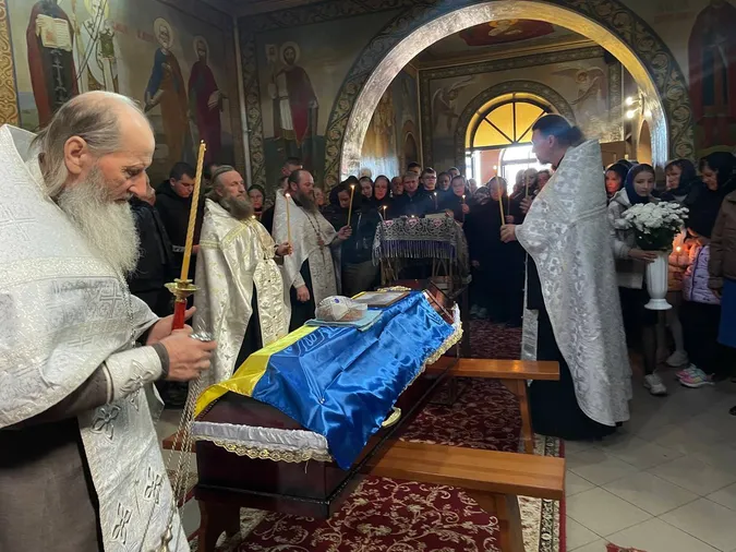 На Волині попрощались з 29-річним Героєм Миколою Півнем (фото)