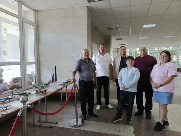 У Луцьку четвертокласник на персональній виставці представив 20 моделей літаків (фото)