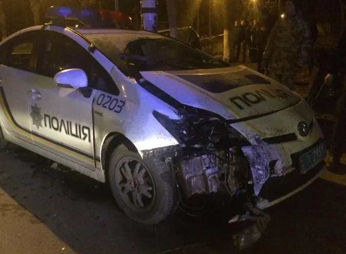 На Волині п'яні патрульні пошкодили службове авто