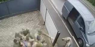 У Ковелі група оповіщення ТЦК затримала чоловіка на чужому подвір'ї: деталі конфлікту  (відео)