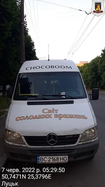 У Луцьку на Відродження  встановили нові знаки (фото, відео)