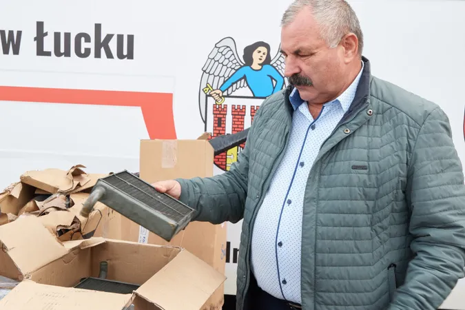 Польське місто подарувало Луцьку п'ять автобусів (фото)